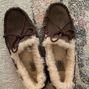 Good condition Ugg moccasin slippers